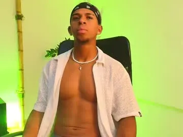 liam_morocho — GOAL: make me horny [175 tokens remaining] we let's have hot moments together!!  #muscle #bigcock #young #new #cum