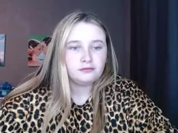 light_lunaa — spank my ass x10?/ #young #18 #teen #bbw #lovense #shy  #boobs #new #19 #curvy [94 tokens remaining]