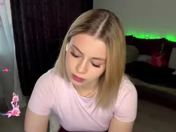 lil_elisa — Goal : Good morning elisa I missed you( =  = ) || Hey there , I'm Elisa cute and shy young girl. Love dancing and sport. Behave nicely in my room please > #natural #18 #new #shy [7 tokens remaining]