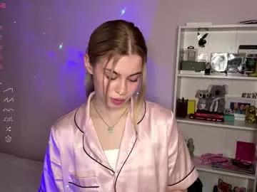 lil_elisa — GOAL: massage my breast [11 tokens remaining] Hey my name is Elisa, new house ,pvt is open #teen #18 #young #shy #bigboobs