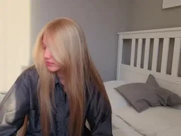 lil_tasty33 — GOAL: eye contact [11 tokens remaining] <3 #feet #blonde #18 #skinny #new