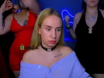 lili_energy — GOAL: flash boobs 3 girls [1500 tokens remaining] Welcome to my room! #sph #blonde #lesbian #cute #18