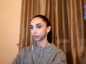 lilihalvorsen — Show my neck and collarbone area Hi, my name is Lina, I'm 18yo and #new #shy #18 #skinny #smalltits [75 tokens remaining]