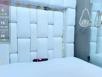 lilyrouse1 — GOAL: Show my boobs [44 tokens remaining] Good morning guys  #bigass #anal #curvy #new #petite