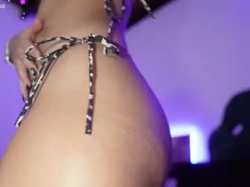 lincy_rios — WELCOME TO MY ROOMDoggy !!! #bigass #boobs #natural #pussy #squirt [500 tokens remaining]