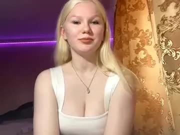 lindabreines — GOAL: Bite my finger ;) #18 #new #teen #shy #bigboobs [35 tokens remaining]