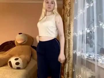 lindabreines — GOAl: Turn around three times to show my outfit  Massage -I'm Luna, 18, Italy! Hi! Welcome to my room :D #18 #new #teen #bigass #bigboobs [7 tokens remaining]