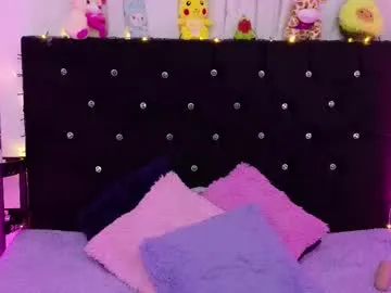 lizz_bela1 — GOAL: show tits [46 tokens remaining] Welcome to my room! #skinny #latina #redhead #ass #new