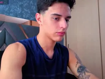 logan_madoox — Diamo ONHeyy  I am very hot  #master #muscle #lovense #monstercock #cumshow