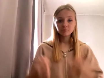 lovelladeboer — goal: I am back with a good internet! :P Third day! #18 #new #cute #petite #blonde #teen [9 tokens remaining]