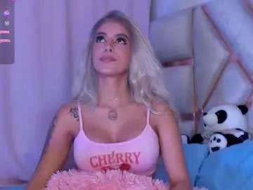 luciajhonnes — Luciajhonnes's room #teen #braces #new #skinny #bigboobs