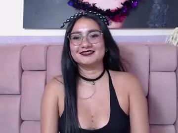luna021_1 — A super blowjob for 5 minutes  #lovense #latina #new #18 #shy [296 tokens remaining]