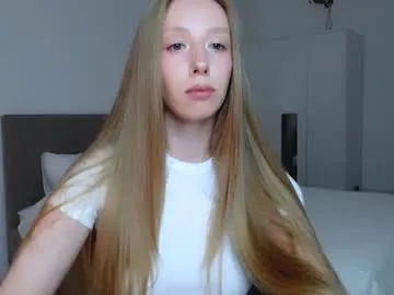 luna_insanity — hand bra #shy #blonde #natural #skinny [174 tokens remaining]