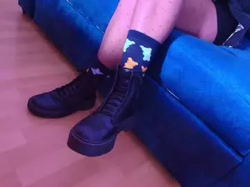 luna_mcclean — hi pet #feet #sissy #cuckold #sph #findom -- Current Goal: Goddess show me your perfect body