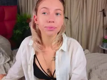 lunariabliss — GOAL:  Kiss you  Hi everyoars old and I havene, I'm Kelly! I'm #teen and i like #dance I'm #18 ye #smalltits and a #skinny body. [12 tokens remaining]