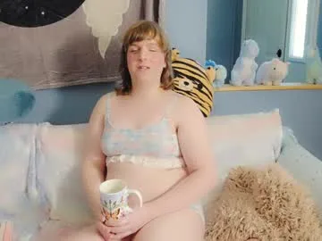 maddy_cat — Just your everyday fuck princess. #trans #slut #dildo #horny #strip