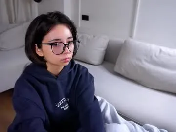 maracommiskey — HelCB  GOAL   Let's start the show  <3 #new,me #asian #cute #natural #young [19 tokens remaining]