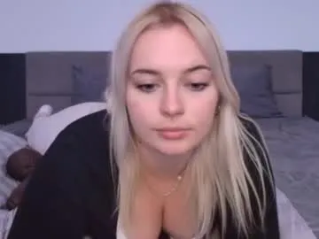 margot_robbie7 — OF sale! goal: no pantspvt is open! #blonde #pawg #canadian #18 #teen