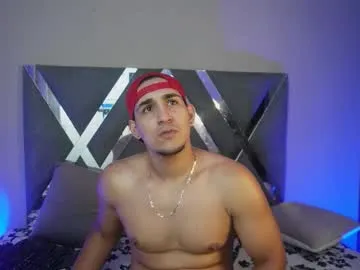 massimo_vidal — Plug Anal -Erotic cock And hard [200 tokens left] #cum #bigcock #daddy #young #muscle