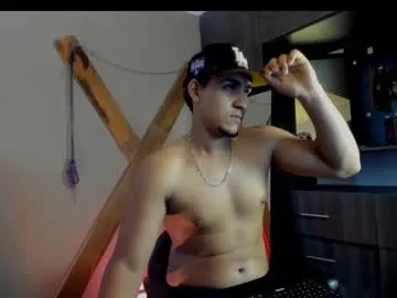 massimo_vidal — Plug Anal -Erotic cock And hard [200 tokens left] #cum #bigcock #daddy #young #muscle