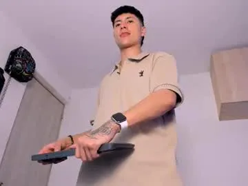 mateo_escobar — #feet #humiliation #party #cashmaster #smoke [2000 tokens remaining]