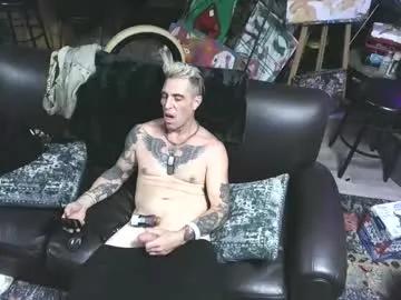 mattiedee369 — Goal:  loose the towel #cock, @cum - Next Goal: Jack off