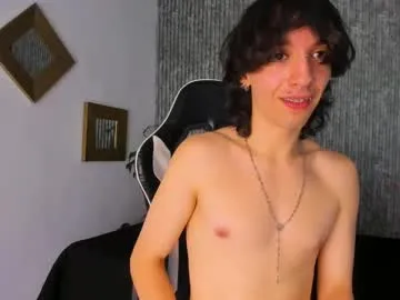 max__hill — GOAL: Spank Ass until Red [50 tokens remaining] Welcome to my room! #twink #new #young #cum #gay