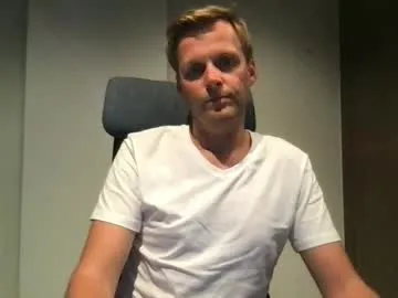 max_straight_1 — Freechat on Chaturbate