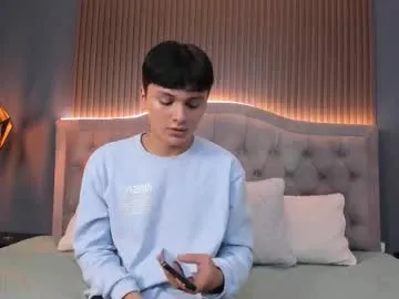 maxii18_ — GOAL: CUM SHOW [550 tokens remaining] Welcome to my room! #twink #cum #young #bigcock #18