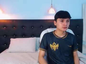 maxii18_ — GOAL: CUM SHOW [550 tokens remaining] Welcome to my room! #twink #cum #young #bigcock #18