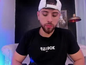 maximo_wolf1 — GOAL: Diidldo Show [728 tokens remaining] good experience #hairy #bear #nipples #beard #socks Big boys also like to be fucked