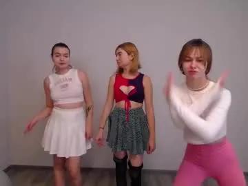 melissa_meow246 — GOAL: Body tour each other [25 tokens remaining] New girls! #new #teen #shy #18 #redhead