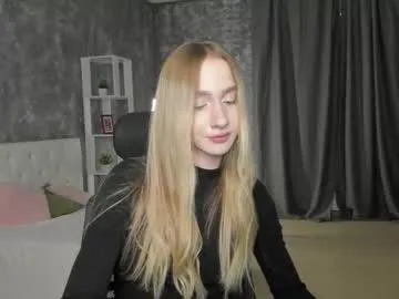 mellisadream — GOAL: masagge tits in top [39 tokens remaining] Welcome to my room! #new #blonde #nonude #shy #18