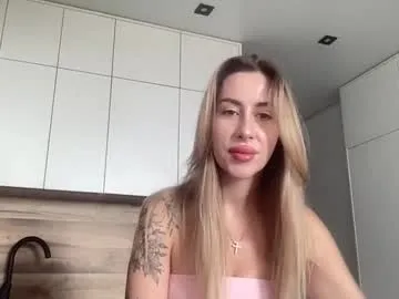 melodie_sweet — GOAL: Welcome to CB [98 tokens remaining] Welcome to my room! #younge #shy #teen #skinny #new
