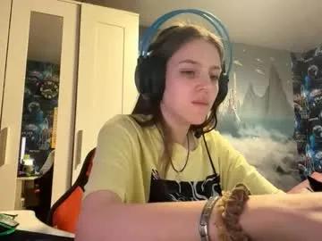 melonygriffen — Hello im Aria! Goal - to dance<3  #new #teen #shy #18 #cute [34 tokens remaining]