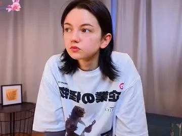 melvinolthoff — Flash tits.:3 My name is Maria, #18 y.o. i'm #new here. #smalltits , #shy and #teen girl [99 tokens remaining]
