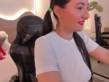 mia_collins96 — Show tits  #latina #bigboobs #curvy #bigass #squirt [36 tokens remaining]