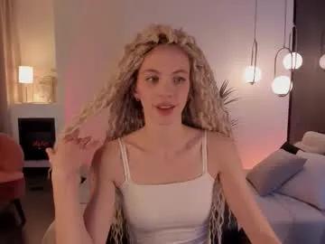 mia_silk — GOAL: GOOOOOD moorning^^ [7 tokens remaining] Hey, I'm Mia! It`s my first day here! #nonude #teen #muscle #smalltits #new