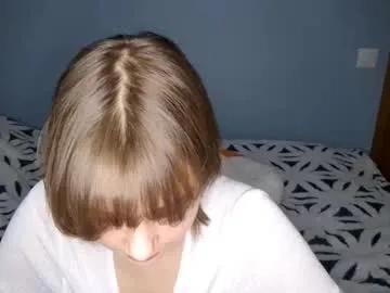 micasulejmanovski — Goal: Stand up and show my outfit   - My name is Luna and I'm #18 year old and i am #shy #new #young girl with #skinny figure and it's my first day here [40 tokens remaining]