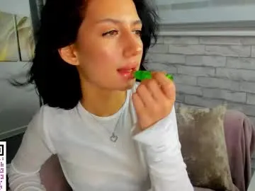 michelle_murray — Twist your booty [10 tokens left] Hi, I'm Michelle, I want to know each of you better #smalltits #18 #shy #feet #young