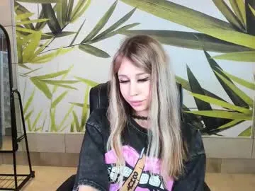 mila_camilla — Show pussy #lovense #shy #18 #young #smalltits [500 tokens remaining]