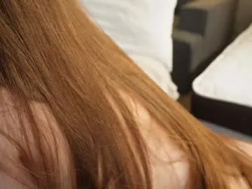 milablum — play pussy [3000 tokens left] #natural #redhead #young #skinny #18