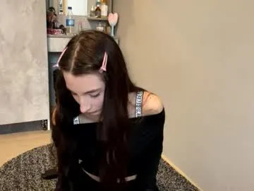 minhblomme — Help me to take off my skirt : Hi, I'm Emi  #shy #cute #18 #teen #new [100 tokens remaining]