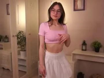 minimeows — Goal: Make me up my top in doggy  Hi! I am Mira, #new #teen here! Turned #18 recently! :) Let's discover this place together & make it more #cute and bright by #bigtits [44 tokens remaining]