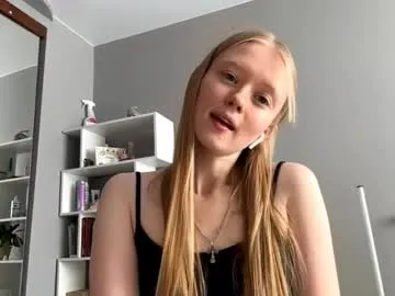 mittietonge — hii, how are you dooooing today? GOAL: hi-hii!!! #new #teen #student #18 #blonde [0 tokens remaining]