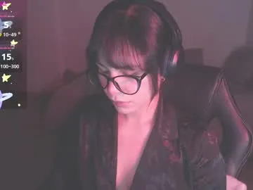 modjo_ — Pvt is open! Listeninto music & Talkin #dance #tease #bigass #glasses #lush