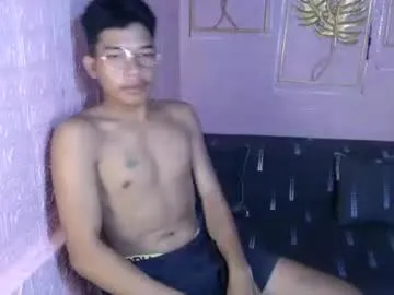 moreno_bigcock143 — hey im christian looking for frnd #asian #bigdick #hairy #18 #biceps #cum [1500 tokens remaining]