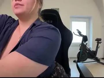 nadya_land — Let's start play #bigboobs #bigass #curvy #teen [2222 tokens remaining]