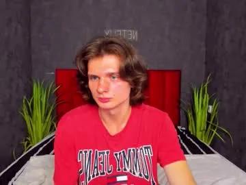 nelson_godman — jeck of close to cam [400 tokens left] #18 #bigcock #young #cute #twink