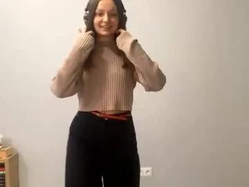 next_fantasy_bb — GOAL: small dance [32 tokens remaining] Welcome to my room! #shy #teen #cute #18 #new